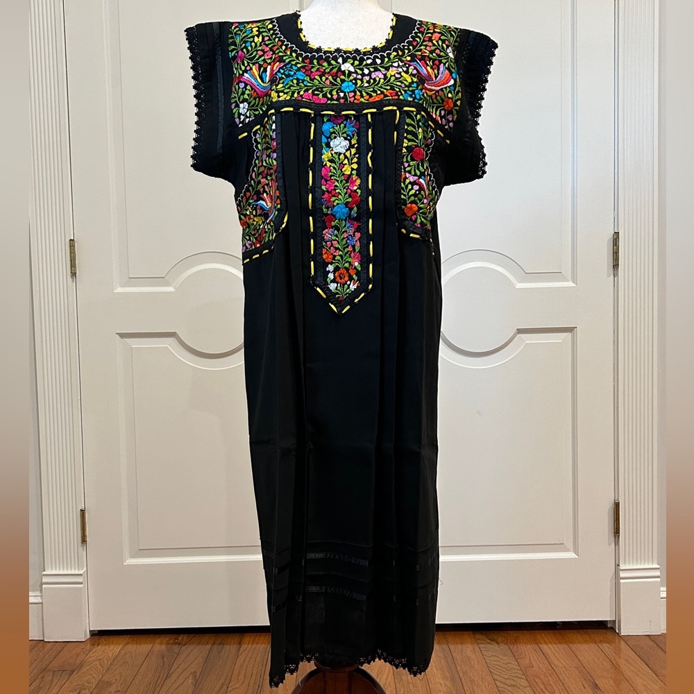 Mexican Black dress, Oaxaca dress, hand embroidery dress.